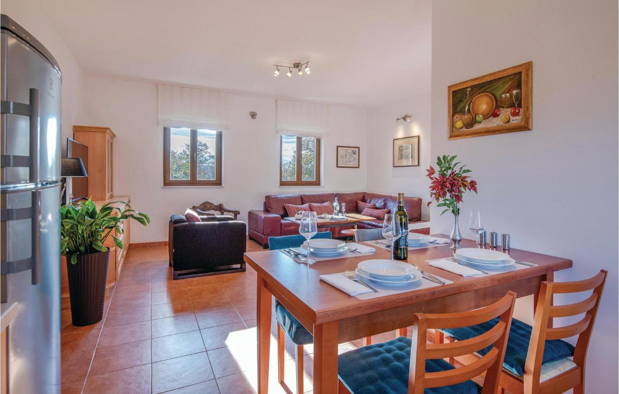 Beautiful Home In Bale With Kitchen 외부 사진
