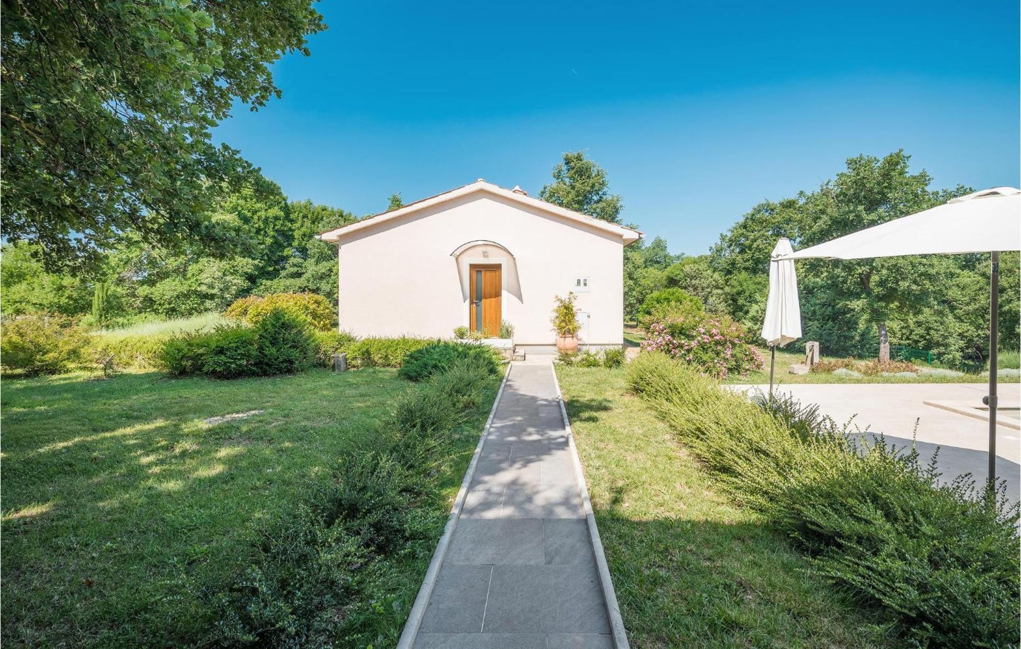 Beautiful Home In Bale With Kitchen 외부 사진